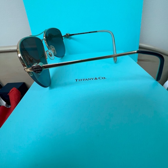 TIFFANY & CO POLARIZED SUNGLASSES - Picture 4 of 12